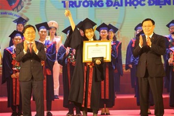 Sinh viên Đại học Điện lực được vinh danh là một trong 88 thủ khoa xuất sắc các trường ĐH, HV tại Hà Nội