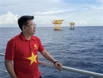 Trường Đại học Điện lực tham gia đoàn công tác số 15 thăm quần đảo Trường Sa và Nhà giàn DK1