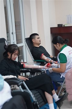 Ý nghĩa chương trình "Điện hồng nhân ái" Trường Đại học Điện lực