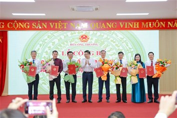 Bộ Công Thương trao Quyết định bổ nhiệm Ban Giám hiệu Trường Đại học Điện lực