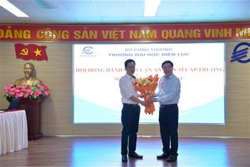 Lễ bảo vệ luận án tiến sĩ cấp trường của nghiên cứu sinh Đặng Trung Hiếu