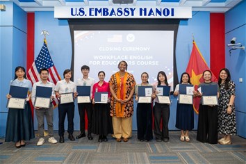 Nâng cao năng lực ngoại ngữ và kỹ năng giao tiếp nghề nghiệp cho đội ngũ cán bộ, giảng viên EPU