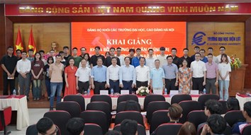 Khai giảng khóa bồi dưỡng lý luận chính trị dành cho đối tượng kết nạp Đảng K152A