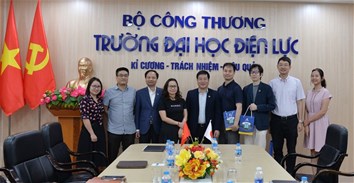 PGS.TS Nguyễn Lê Cường tiếp đón và làm việc với các đối tác Nhật Bản
