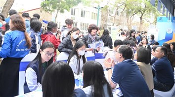 Trường Đại học Điện lực thu hút đông đảo học sinh và phụ huynh tại Ngày hội tư vấn tuyển sinh – hướng nghiệp năm 2025