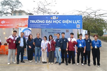 Trường Đại học Điện lực tham gia tư vấn hướng nghiệp, tuyển sinh tại Trường THPT Nguyễn Huệ, Lào Cai