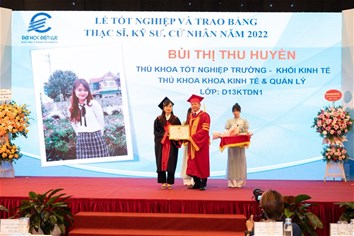 Xúc động lời dặn sinh viên trong Lễ trao bằng tốt nghiệp của Quyền Hiệu trưởng Trường Đại học Điện lực