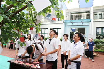 Hình ảnh ấn tượng trên 'Cây điều ước'