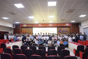 Hội nghị đối thoại giữa lãnh đạo Nhà trường với sinh viên Khoa Kỹ thuật điện năm 2026: Kết nối và phát triển