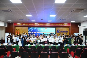 Hấp dẫn và kịch tính tại vòng Chung kết Cuộc thi Ý tưởng sáng tạo khởi nghiệp sinh viên EPU 2022