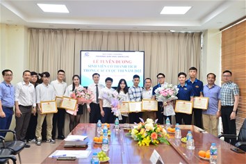 Lễ tuyên dương sinh viên đạt thành tích xuất sắc trong các cuộc thi năm 2022