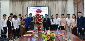 Ấm áp Tết cổ truyền Bunpimay cho Lưu học sinh Lào