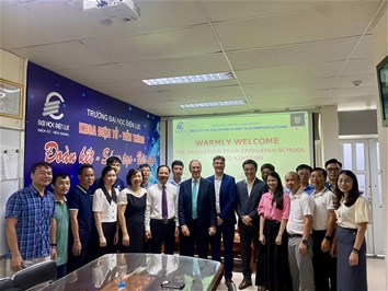 Khoa Điện tử Viễn thông, Trường Đại học Điện lực thúc đẩy hợp tác với Trường Cranleigh School (Vương quốc Anh) về đào tạo và NCKH
