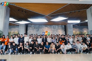 Sinh viên Khoa Điện tử - Viễn thông, Trường Đại học Điện lực tham quan, trải nghiệm tại FPT Telecom