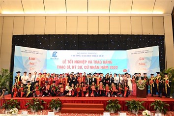Rộn ràng ngày Lễ tốt nghiệp và trao bằng thạc sĩ, kỹ sư, cử nhân năm 2022