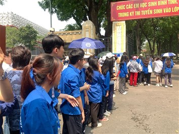 Câu lạc bộ Thanh niên tình nguyện Trường Đại học Điện lực triển khai chiến dịch Tiếp sức mùa thi kỳ thi vào lớp 10 THPT