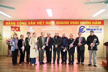 Ấm áp buổi họp mặt cựu giáo chức Trường Đại học Điện lực