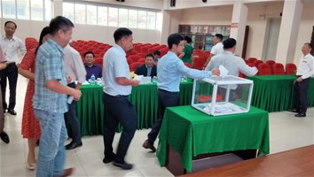 Hội nghị lấy phiếu tín nhiệm đối với thành viên Ban Giám hiệu