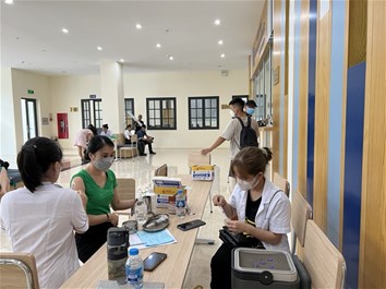 Tích cực tiêm nhắc lại vắc xin để phòng, chống Covid-19