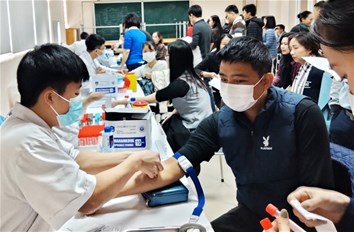 Chú trọng chăm lo, khám sức khỏe định kỳ cho viên chức, người lao động